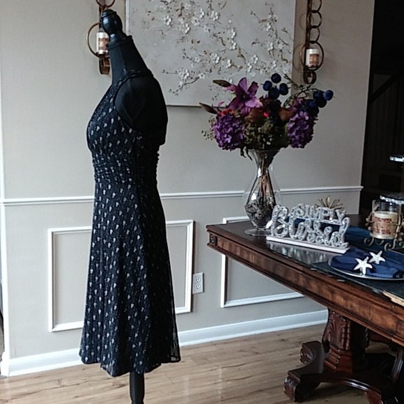 Evan Picone Black And Metallic Halter Cocktail Dress. Size 4 - Picture 10 of 17